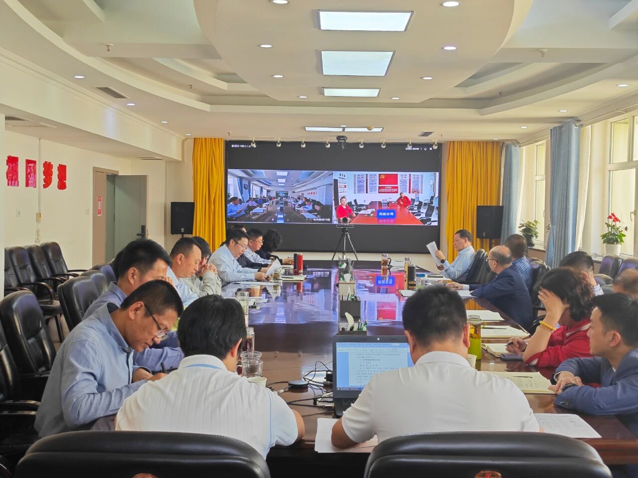 有色集团召开会议传达全区干部大会精神 安排部署节日期间安全工作