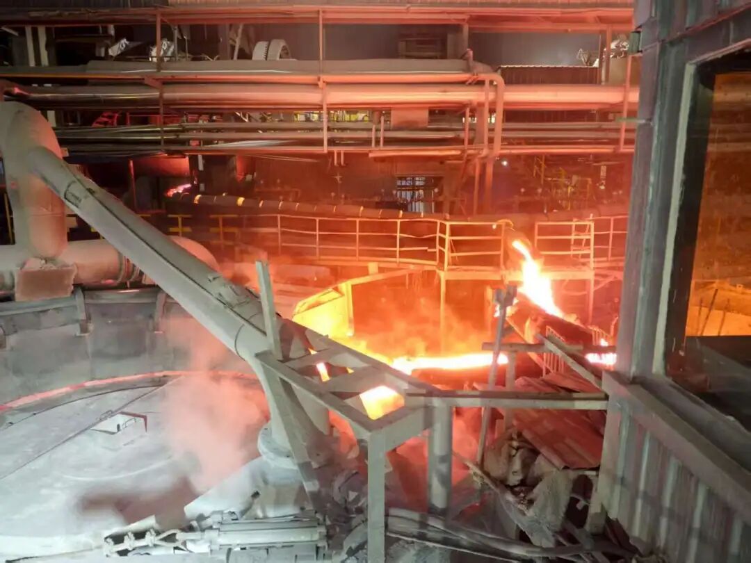 天山南北有色人同升一面旗同唱一首歌 共庆祖国华诞同贺新疆安澜